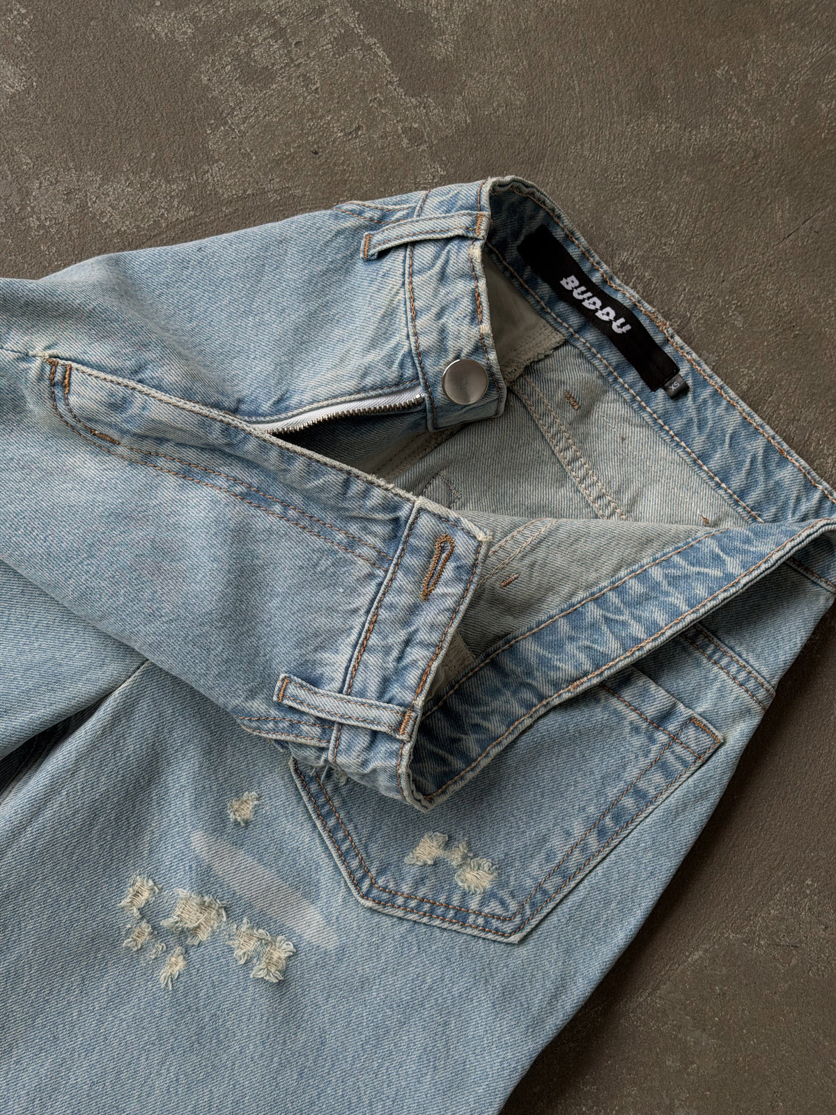 BUDDU WRONG SIDE JEANS - LIGHT WASH